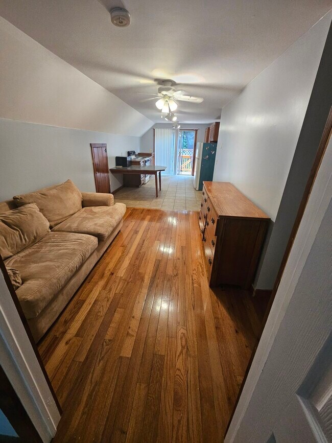 Photo - 145 Worthington Rd Unit 2 bed utilities included