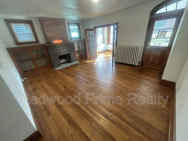 Building Photo - 631 Coleman Ave Rental