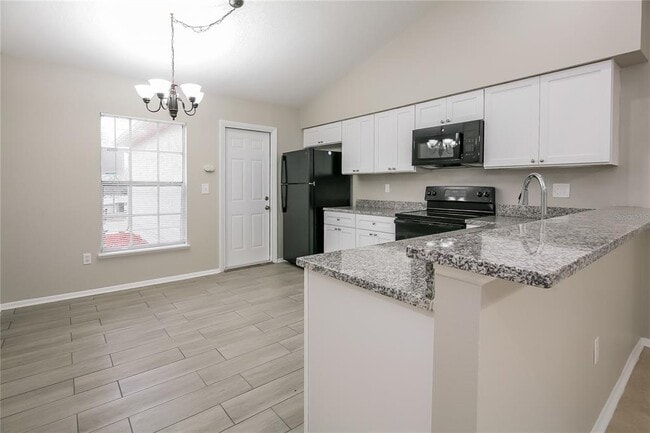 Photo - 246 Cobblestone Dr
