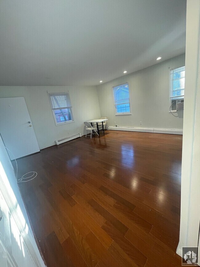 Queensborough Community College OffCampus Housing & Apartments