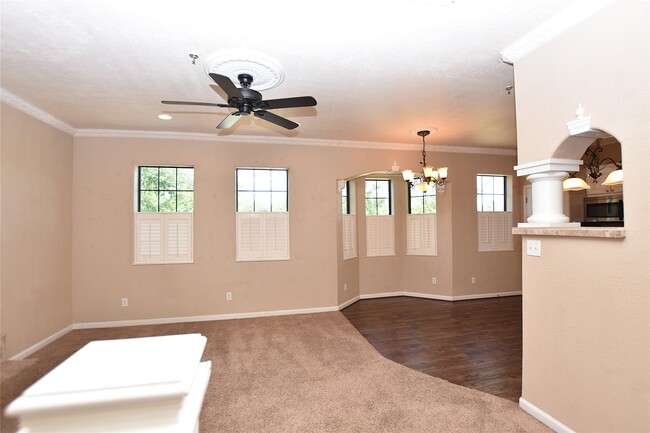 Photo - 405 Mc Kinney Ln