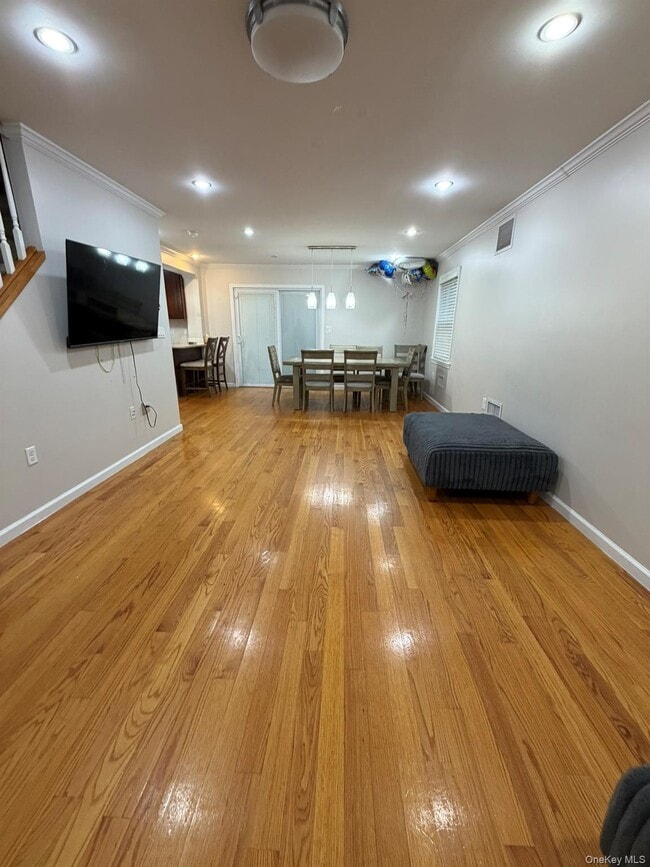 Photo - 164-31 Underhill Ave