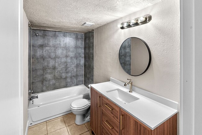 Photo - 14910 Grassington Dr