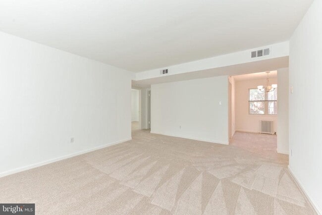 Photo - 1423 N Nash St Unidad N-208