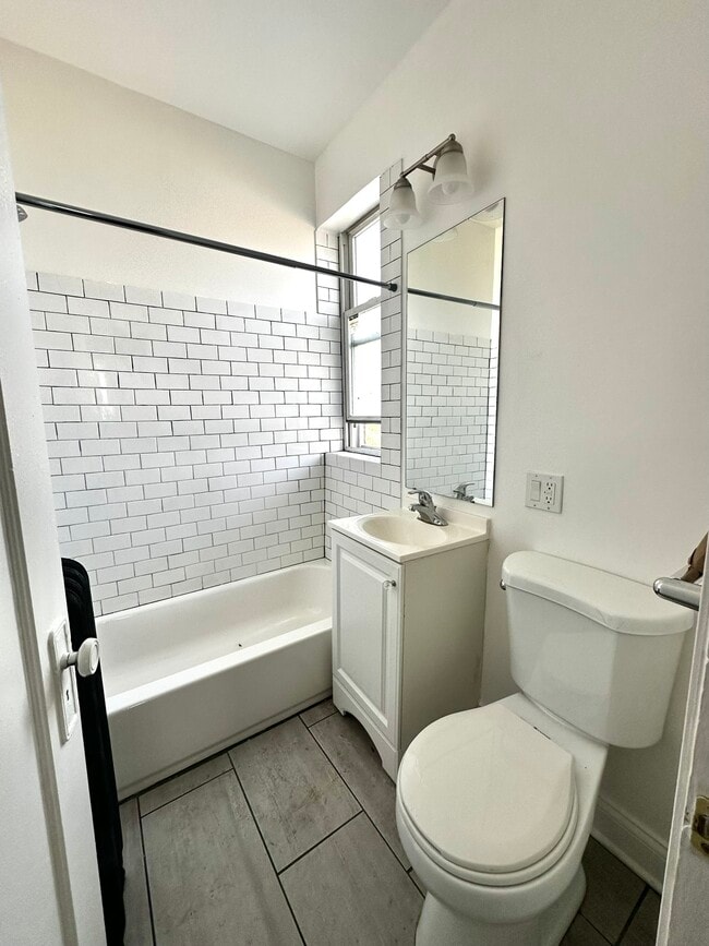 7505 1 Bedroom Now Leasing - Chatham Apartments