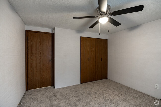 1BR, 1BA - 576SF - Bedroom - Wentworth