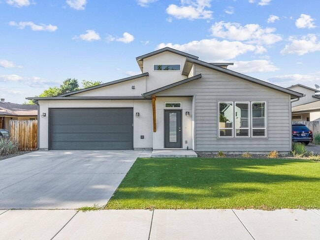 Building Photo - 3 bed, 3 bath townhome will be ready in May for you