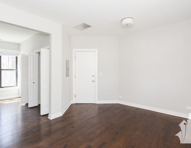 Photo - 1602 W Belle Plaine Ave Unit 2