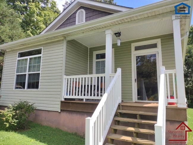 Building Photo - 925 Crescent Dr Rental