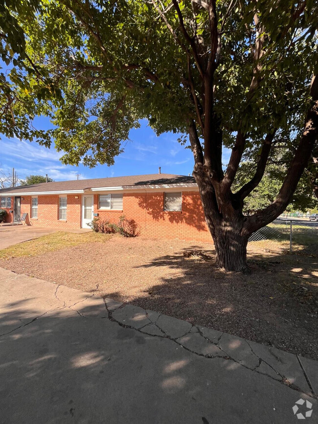 Building Photo - 1905 41st St Rental