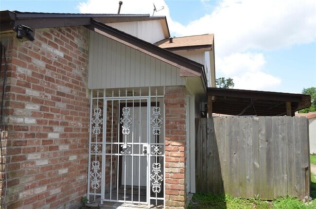 Building Photo - 12203 Wild Pine Dr Unit C Rental