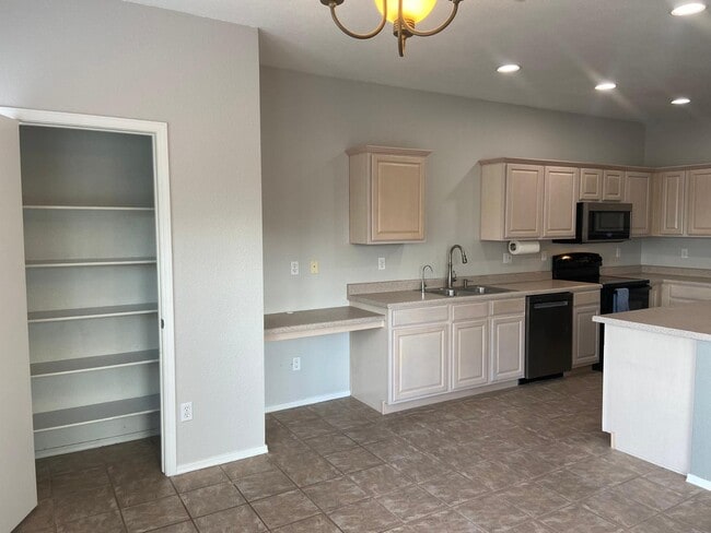 Photo - 1330 E Pedro Rd