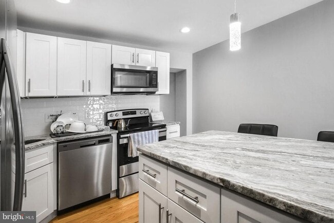 Photo - 441 E Flora St