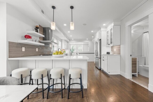 Photo - 72 Governor Winthrop Rd Unidad 2