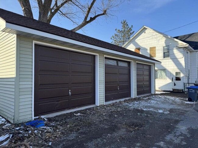 Photo - 1106 1/2 hammond ave