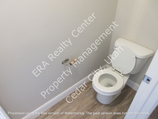 Photo - 352 W 400 N