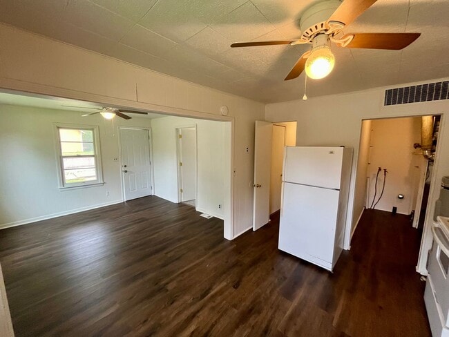 Photo - 3 Bed | 1 Bath | House
