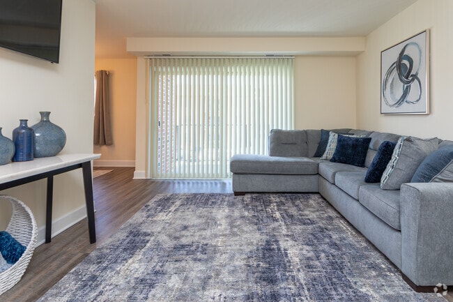 2BR, 1.5BA - 1,215SF -Livingroom