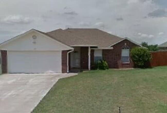 Building Photo - PETS ARE NEGOTIABLE WITH OWNER APPROVAL Rental
