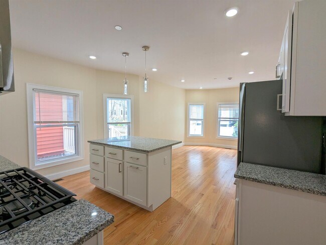 Photo - 2 Sacramento St Unit 3