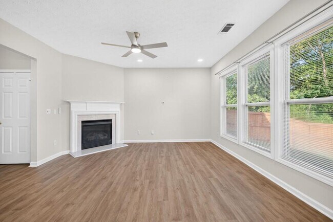 Photo - 4379 Annlette Dr NW