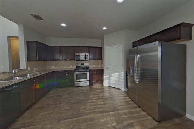 15012 Custis Ln