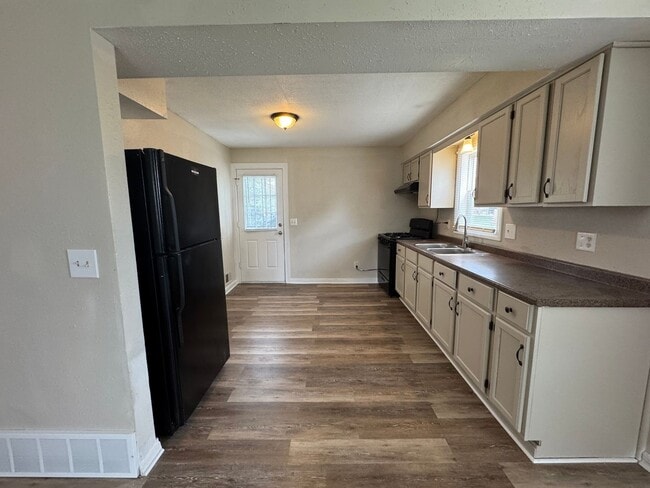 Photo - Beautiful 3 Bedroom, 1.5 Bath Townhome wit...