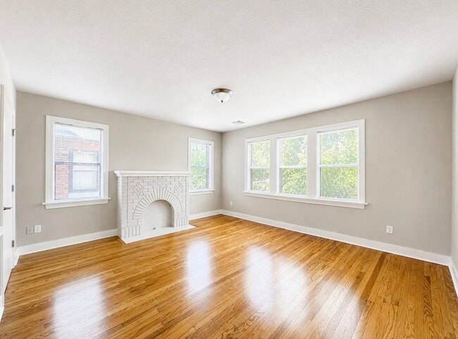 Photo - 831 & 835 East Drive