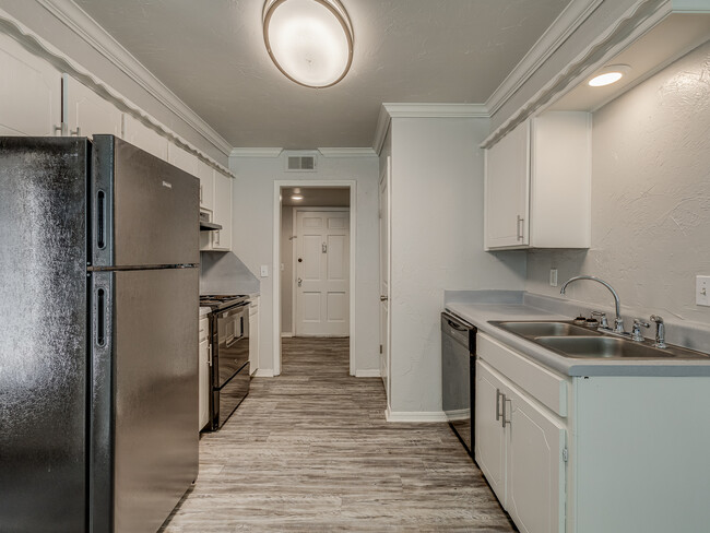 Esplanade by the Lake - Kitchen - Esplanade By The Lake Apartments