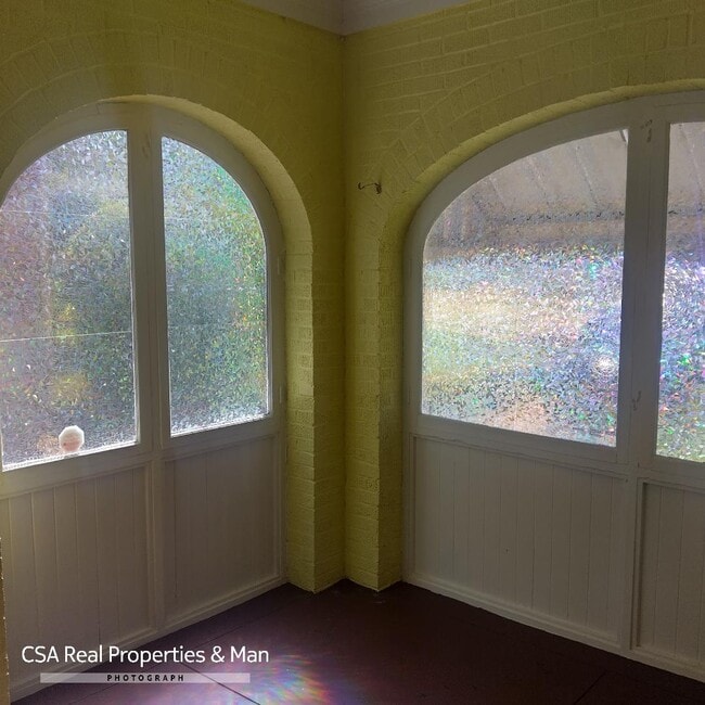 Photo - 1691 Beecher St SW