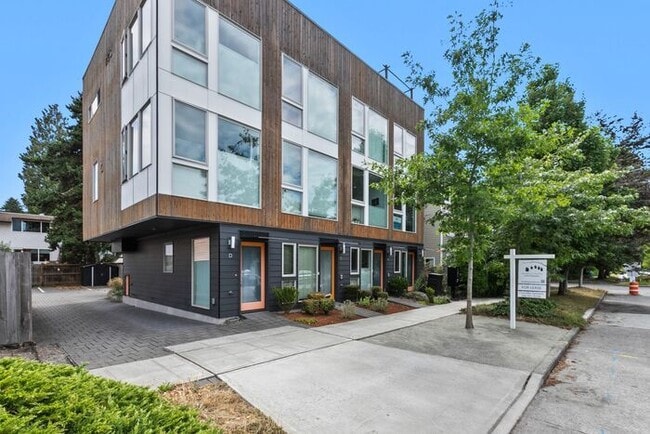 Building Photo - Stunning AIR CONDITIONED North College Par... Rental