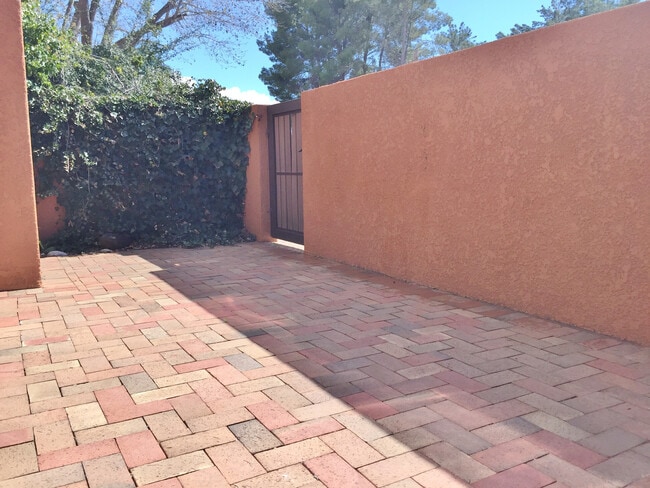 Photo - TOWNHOME -VILLAGE OF OAK CREEK -  NIZHONI