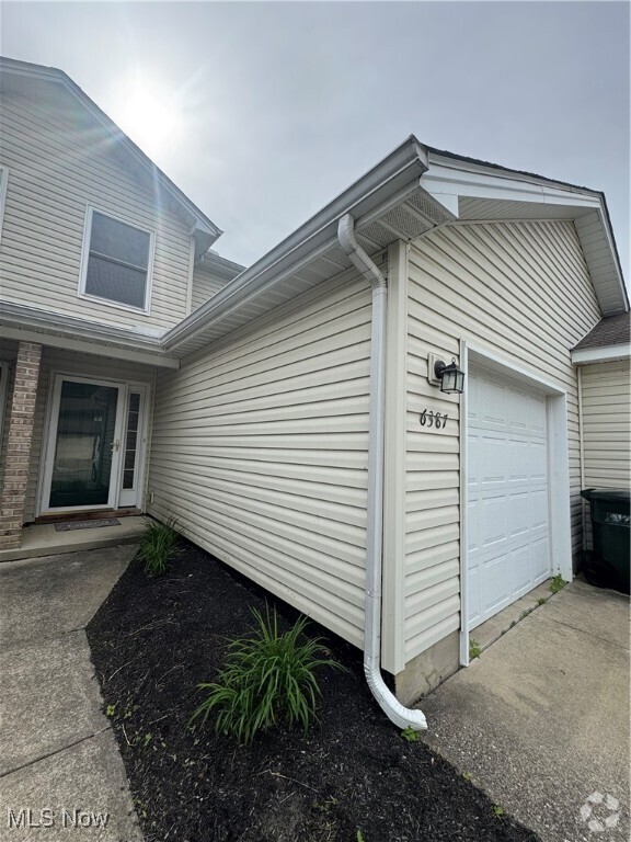 Building Photo - 6387 Forest Park Dr Rental