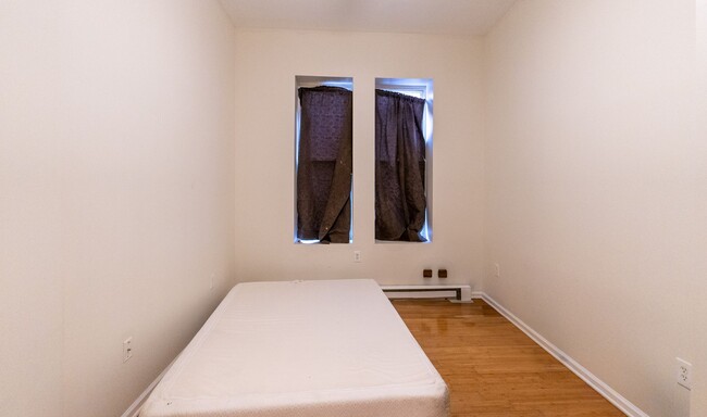 Building Photo - 2219 N 16th St Unit 2219 N 16th St 1st Fl Rental