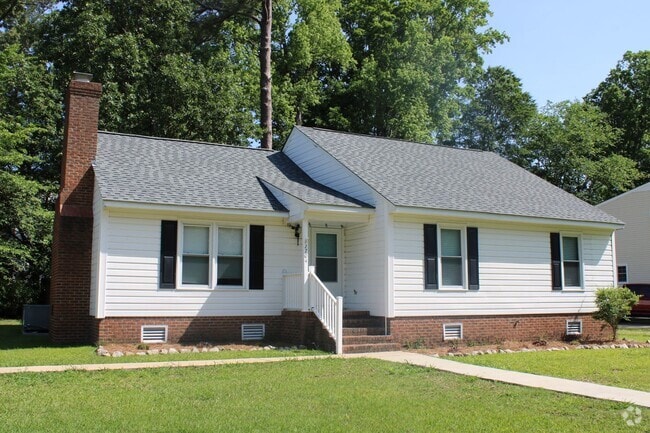 Building Photo - 2704 Nottingham Rd NW Rental