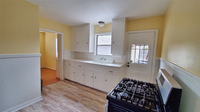 Photo - 2018 McClendon St