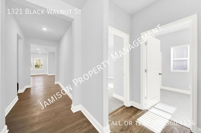 Photo - 1321 Black Walnut St