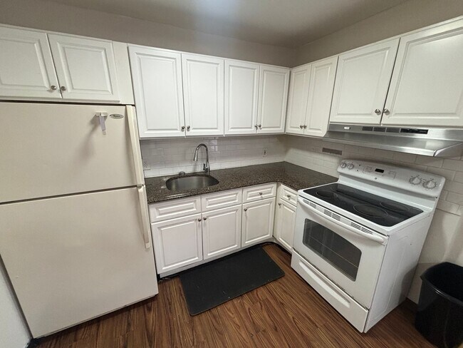 Photo - 429 W Turner St Unit B2
