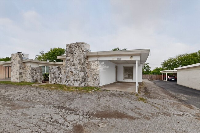 Photo - 6808 Trail Lake Dr Unidad A