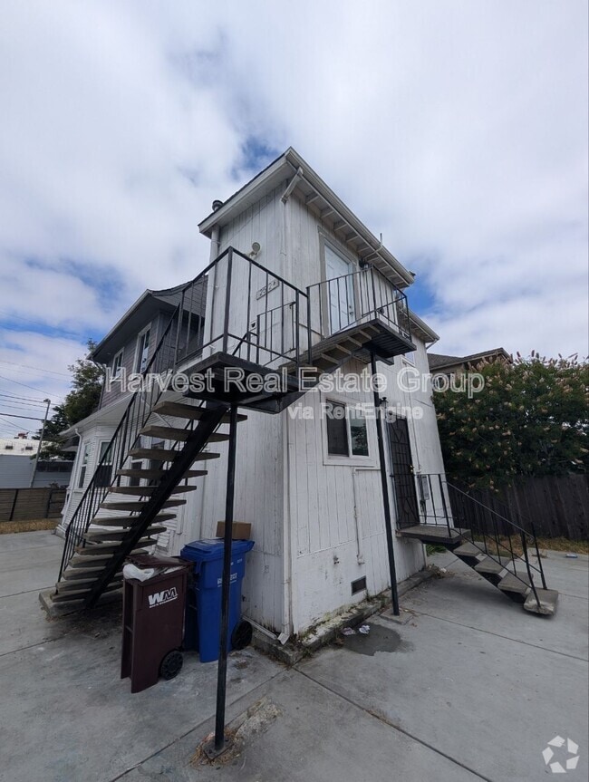 Building Photo - 2512 Myrtle St Rental