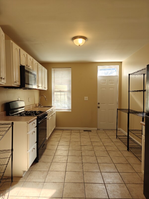 Photo - 400 E Lorraine Ave