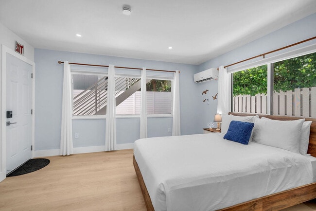 Building Photo - 312 Elm St Unit SI FL2-ID1547733P