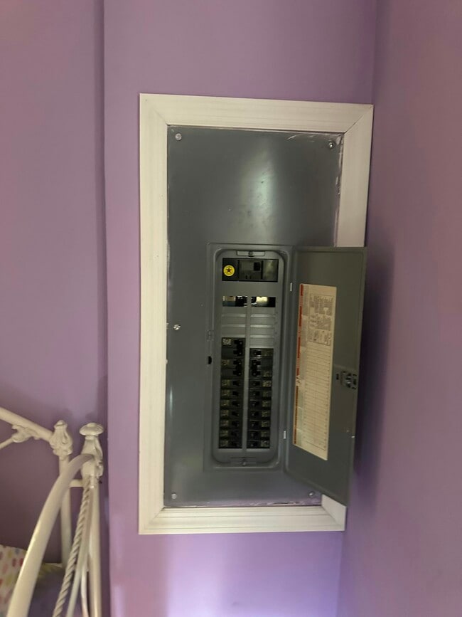 Photo - 82 E Hampton St