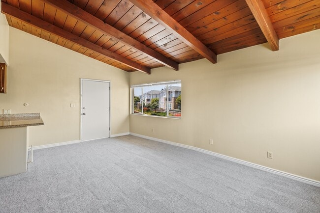 Photo - 2340 Ocean St Unidad B
