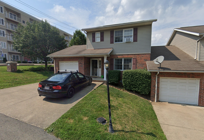 Photo - 160 Meadow Ridge Dr Townhome