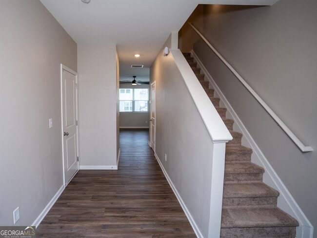 Photo - 249 Grand Central Wy