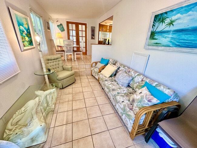 Building Photo - 2085 Nettles Blvd Unit SI ID1579493P