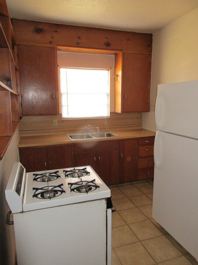 Photo - 1 bedroom duplex Across St.from SWOSU