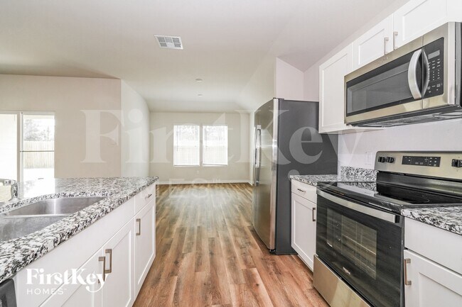 Photo - 17644 Cedar Crst Dr