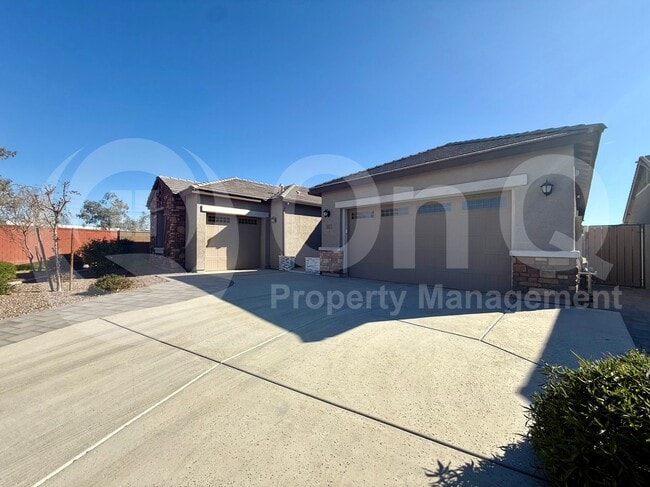 Photo - 213 E Birchwood Pl